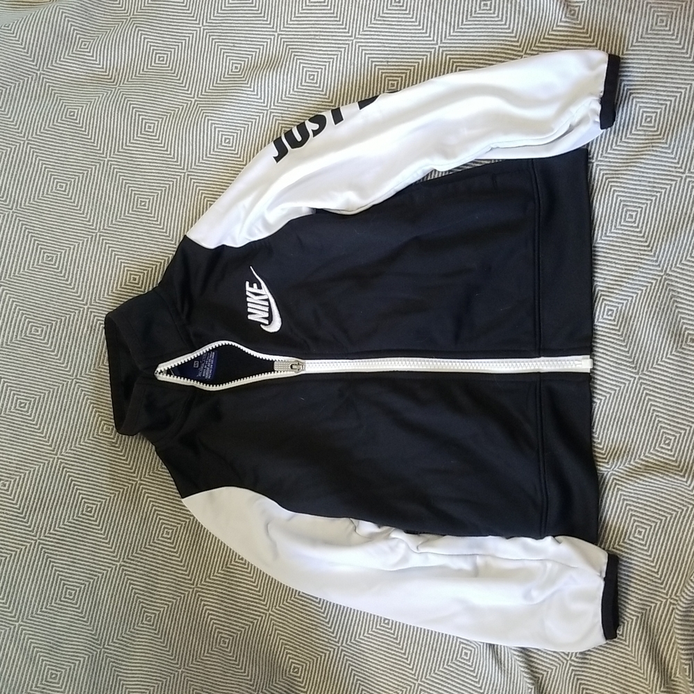 💰3 for $15💰 Nike Zip-up